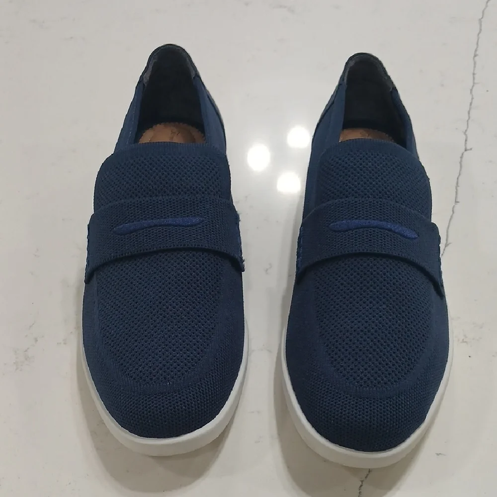 Tommy Bahama Blue and White Slip-On Loafers Sz 9 Without Tag Or Box